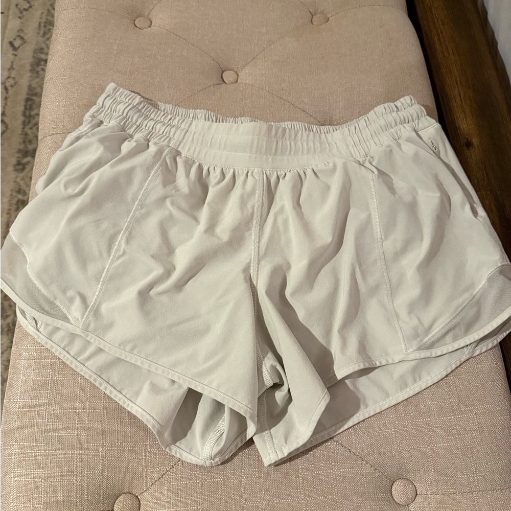 Lululemon Hotty Hot Low-Rise 4”